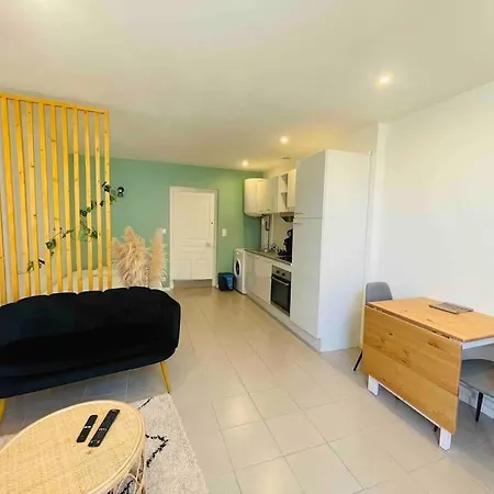 Studio Au Coeur De Lägenhet